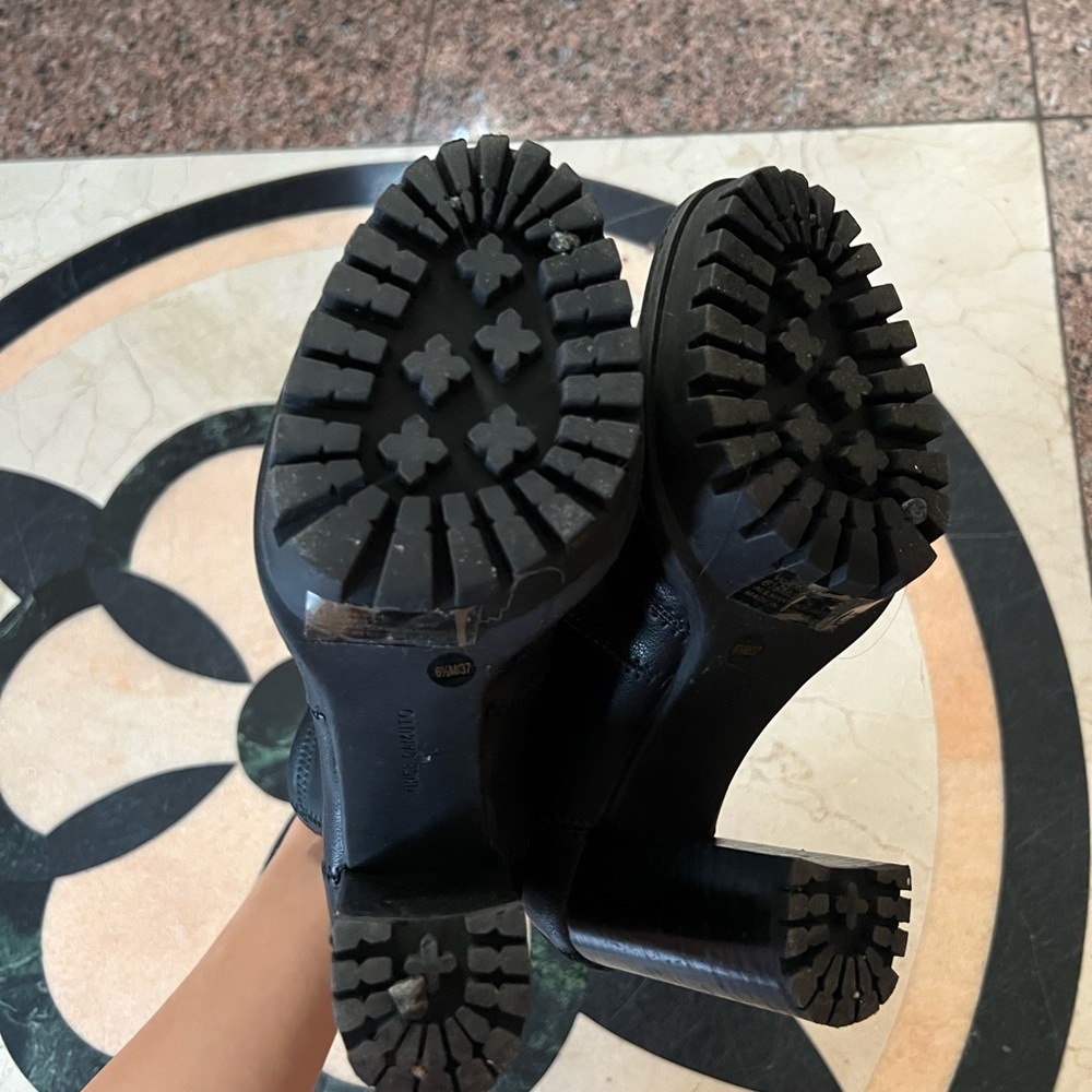 Vince Camuto Erettie Black Booties Size 6.5 - Picture 5 of 5